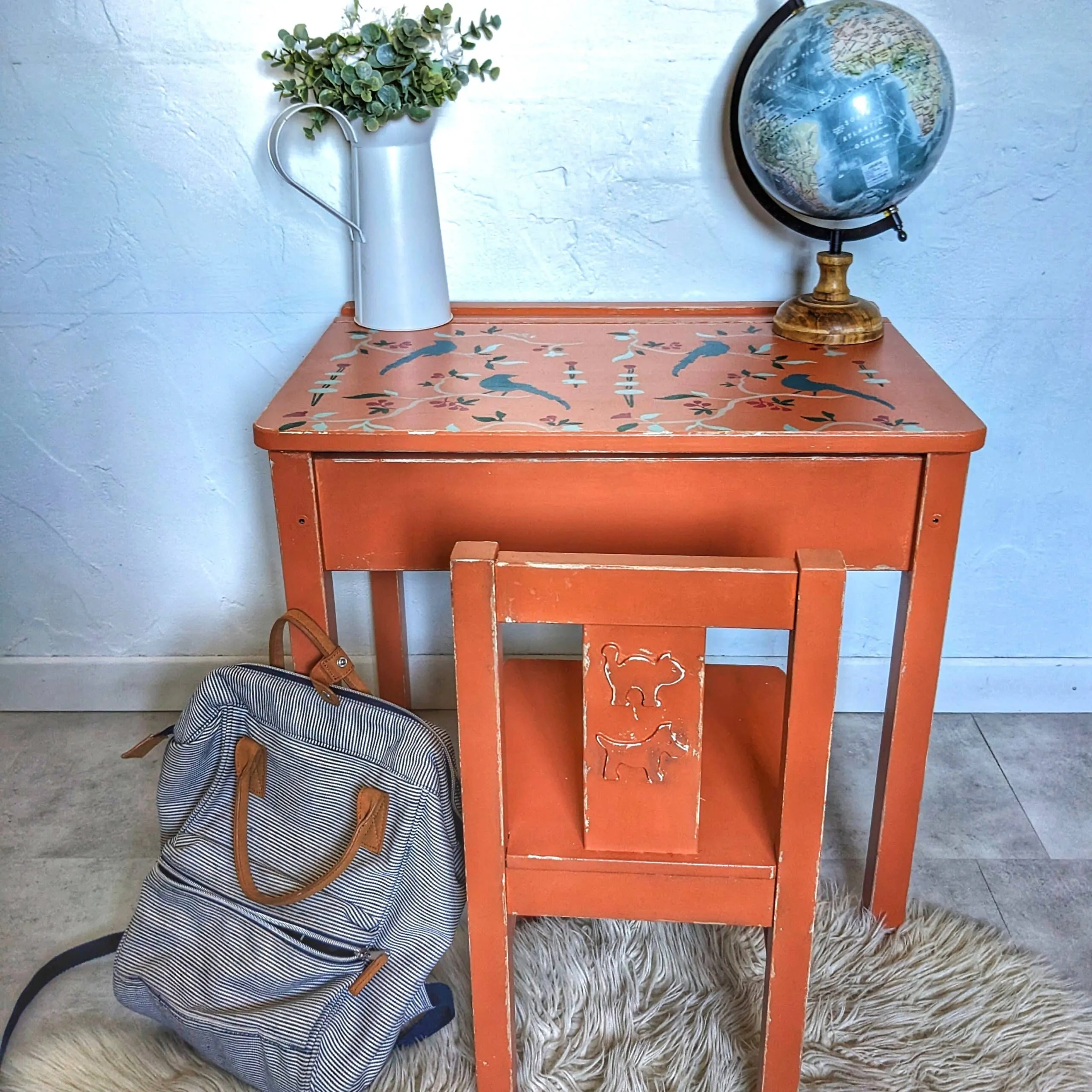 Bureau vintage terracotta et chaise écolier – Image 6