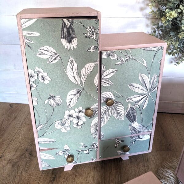 Chambre de poupées vintage rose poudré – Image 9