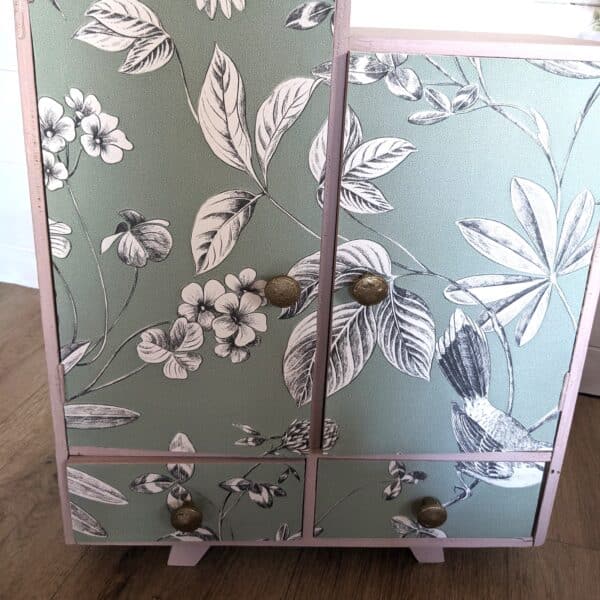 Chambre de poupées vintage rose poudré – Image 4