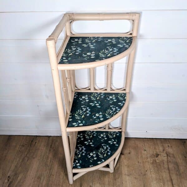 Table console d'encoignure en rotin, sable et tissu eucalyptus – Image 3