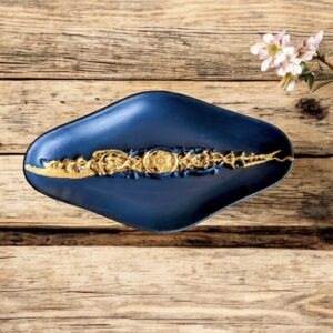 Vide-poche bleu nuit avec ajout de moulures et feuille d’or