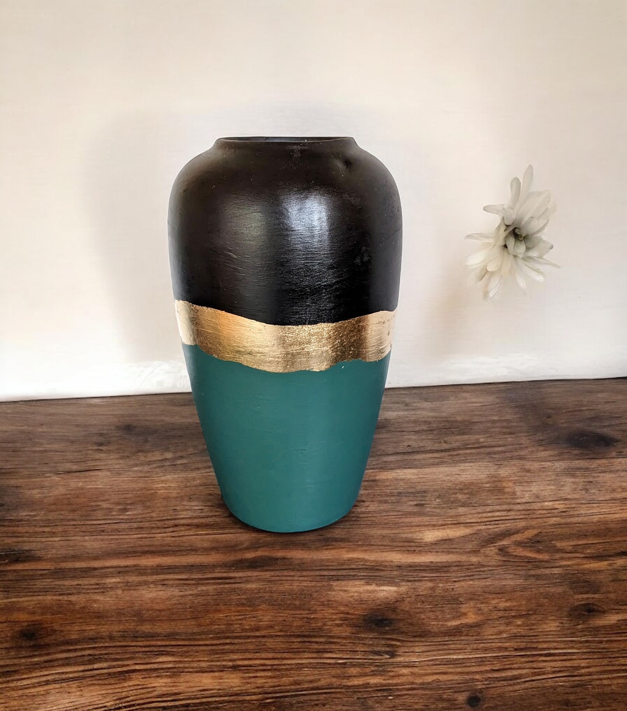 Vase bleu canard et noir avec liseré en feuille d’or