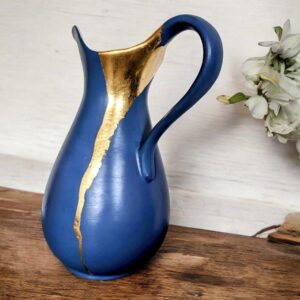 Grande jarre bleu nuit et liseré en feuille d’or