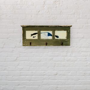 Patère verte effet vieilli avec 3 crochets en laiton