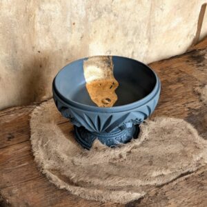 Coupe kaki avec un liseré en feuille d’or