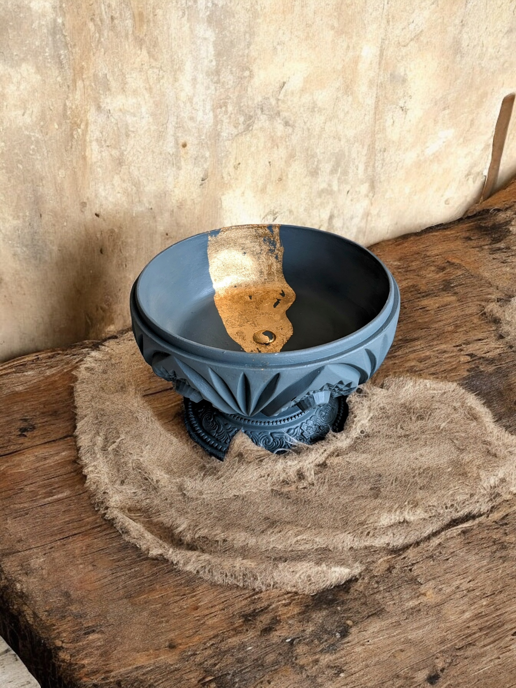 Coupe kaki avec un liseré en feuille d’or