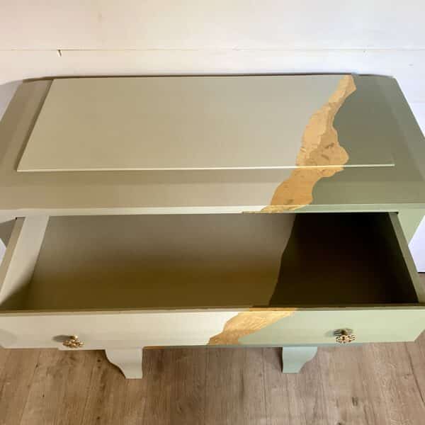 Commode en bois verte kaki et vert de gris - feuille d’or – Image 3