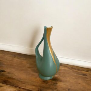 Vase vert saulaie original avec un liseré en feuille d’or