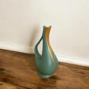 Vase vert saulaie original avec un liseré en feuille d’or