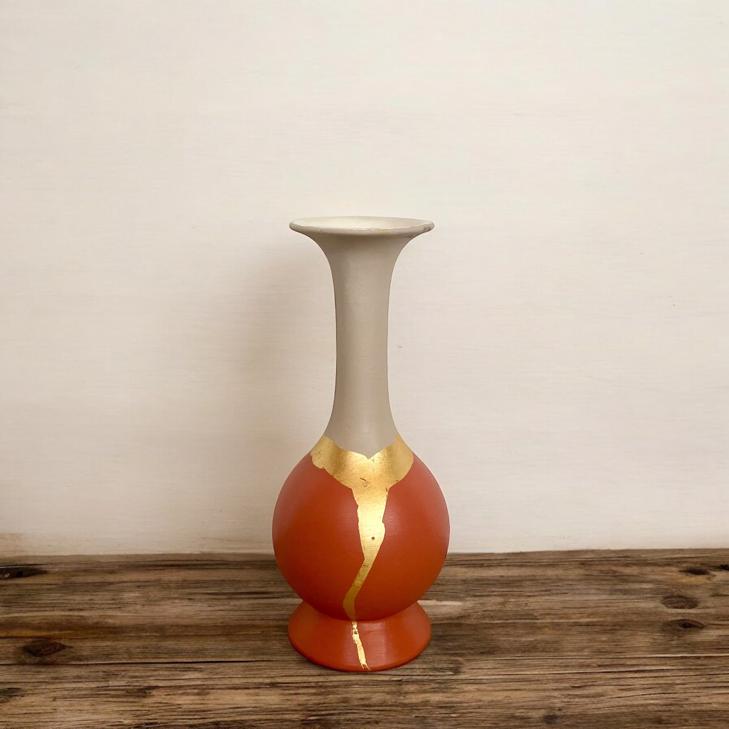 Vase Terracotta et beige avec de la feuille d’or