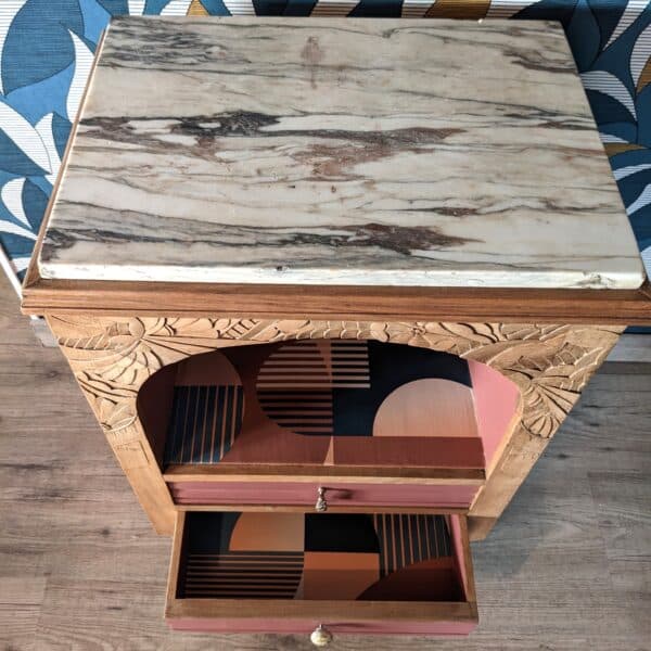 Petit meuble de rangement art déco avec niche en bois et terracotta – Image 4