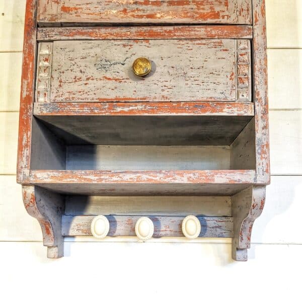 Vitrine murale vitrée en bois massif gris effet vieilli – Image 3