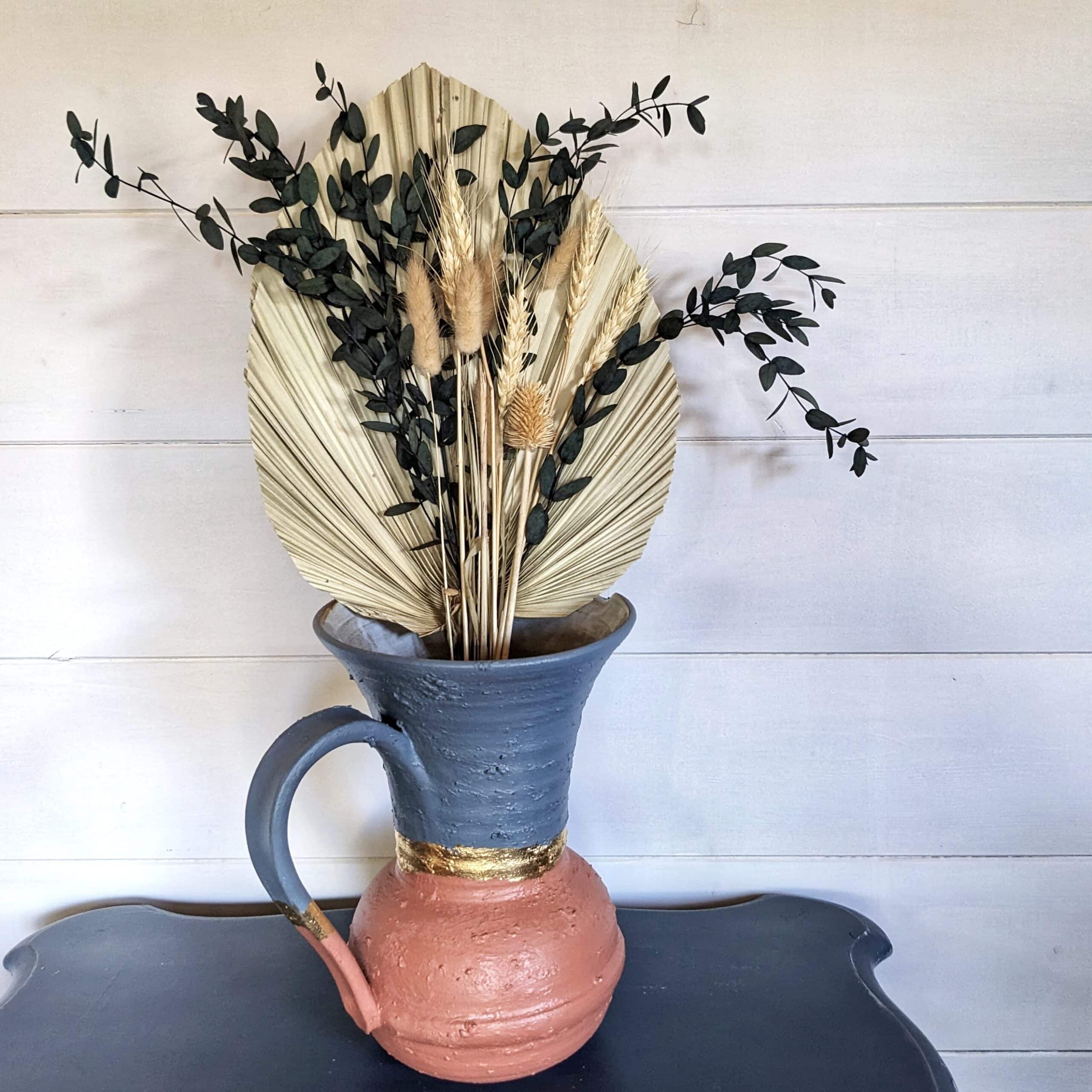 Pichet gris et terracotta avec un liseré en feuille d’or – Image 2