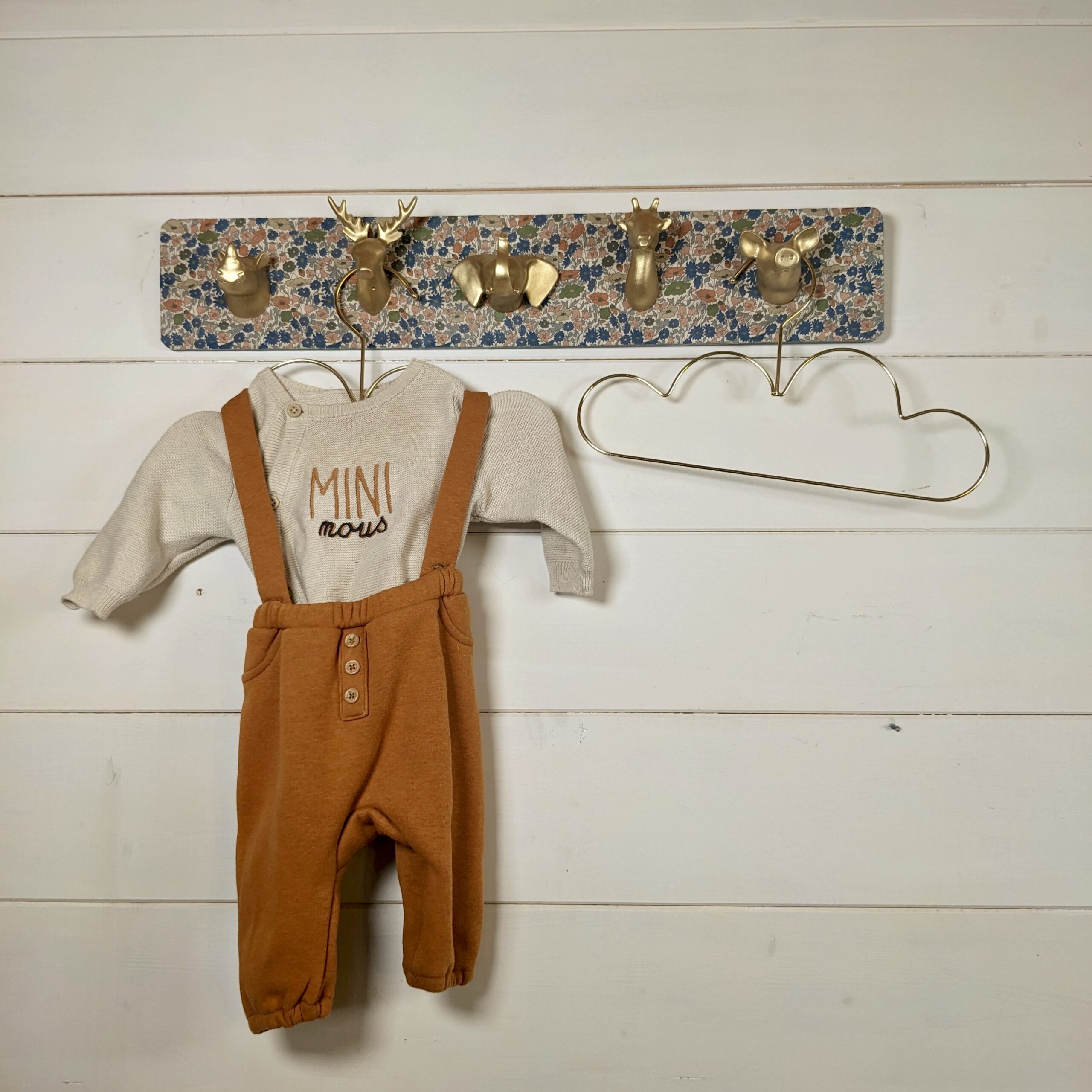 Porte-manteau tête d’animaux doré et tissu liberty – Image 2