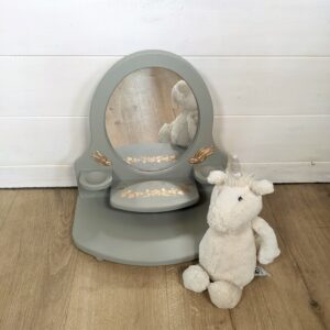 Coiffeuse enfant, vue de côté