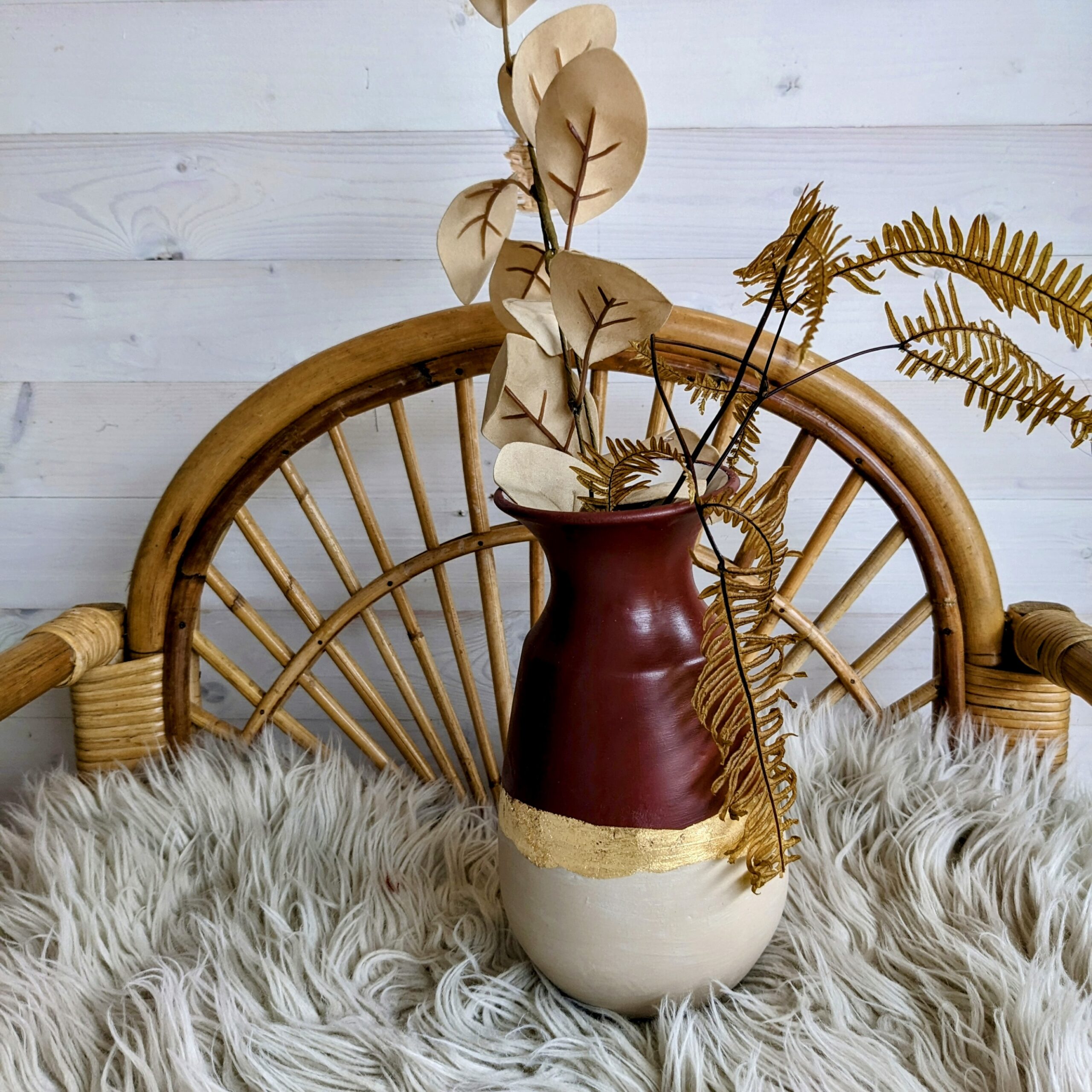 Vase beige et bordeaux avec un liseré en feuille d’or – Image 2