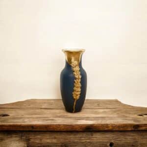 Petit vase bleue nuit avec moulure blé dorée