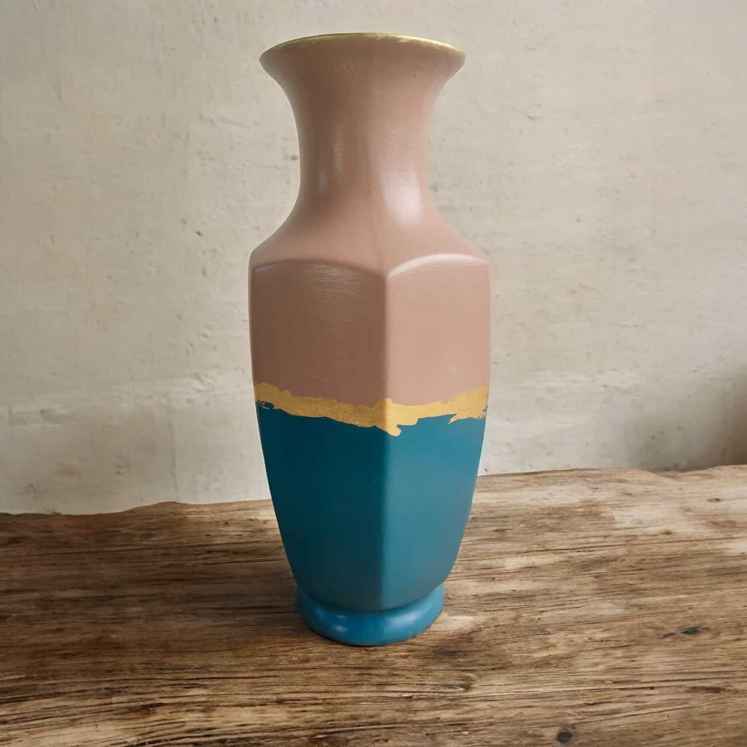 Grand vase bleu canard et rose avec un liseré en feuille d’or