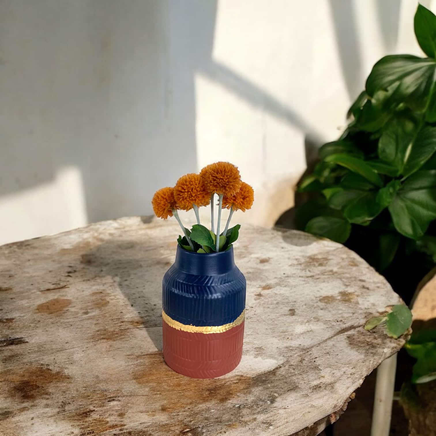 Vase bordeaux et bleu marine – Image 2