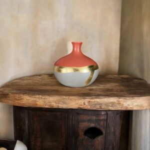 Vase rond terracotta et blanc  – Finition feuille d’or