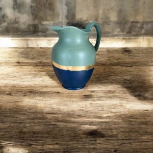 Grand pichet vert et bleu marine