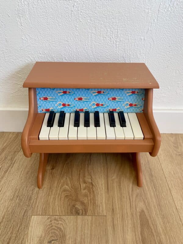 Piano en bois pour enfants terracotta / tissu nageuses – Image 6