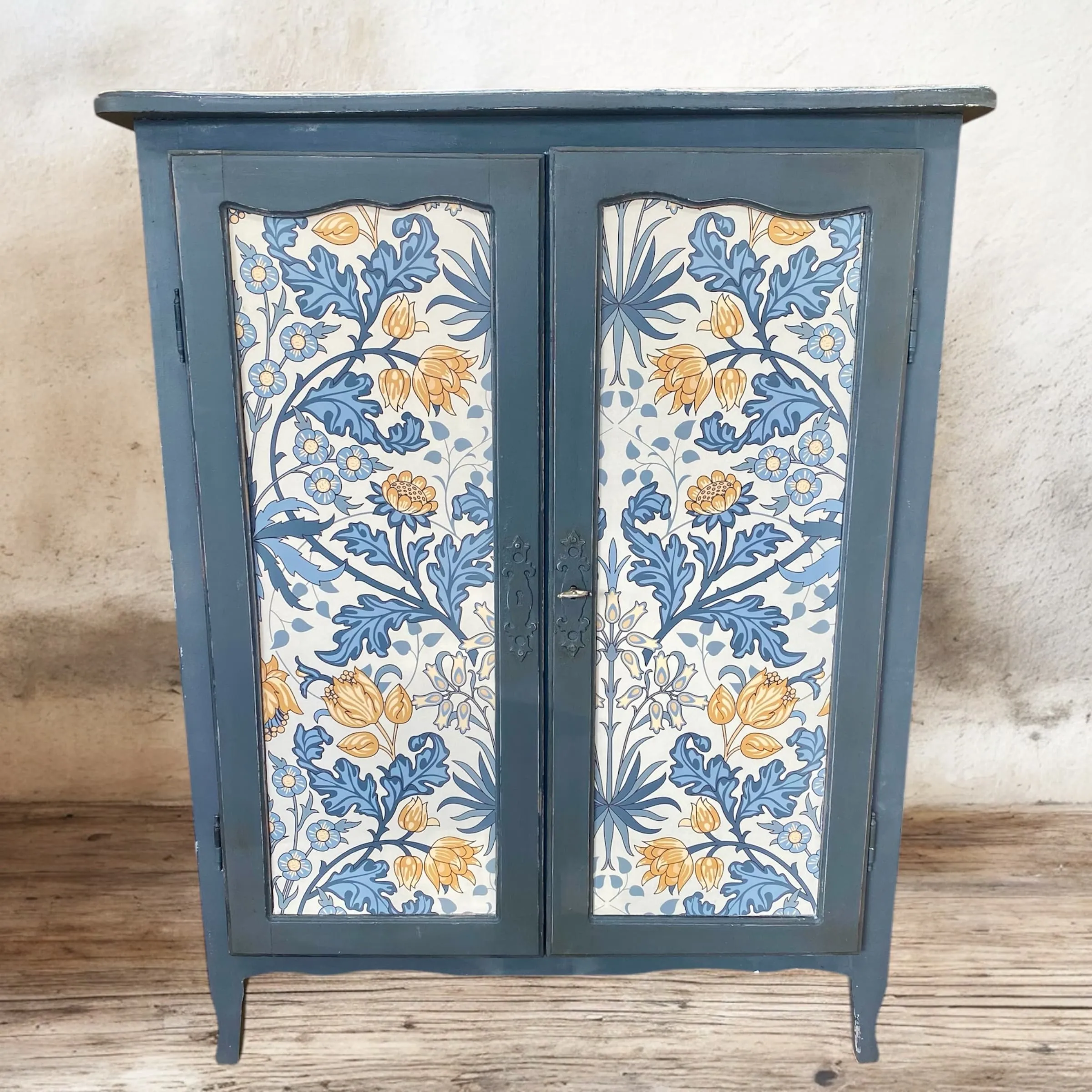 Petit buffet vintage relooké gris bleu - By Léo