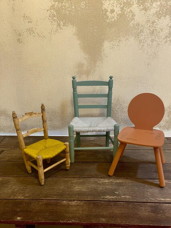 Chaise en bois et paille enfant – Image 5