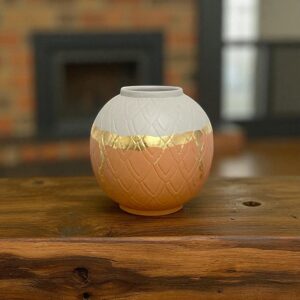 Vase rond texturé beige, terracotta et doré