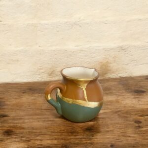 Pichet décoratif terracotta et vert doré