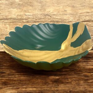 Coupe décorative verte et dorée