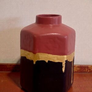 Vase bordeaux et noir