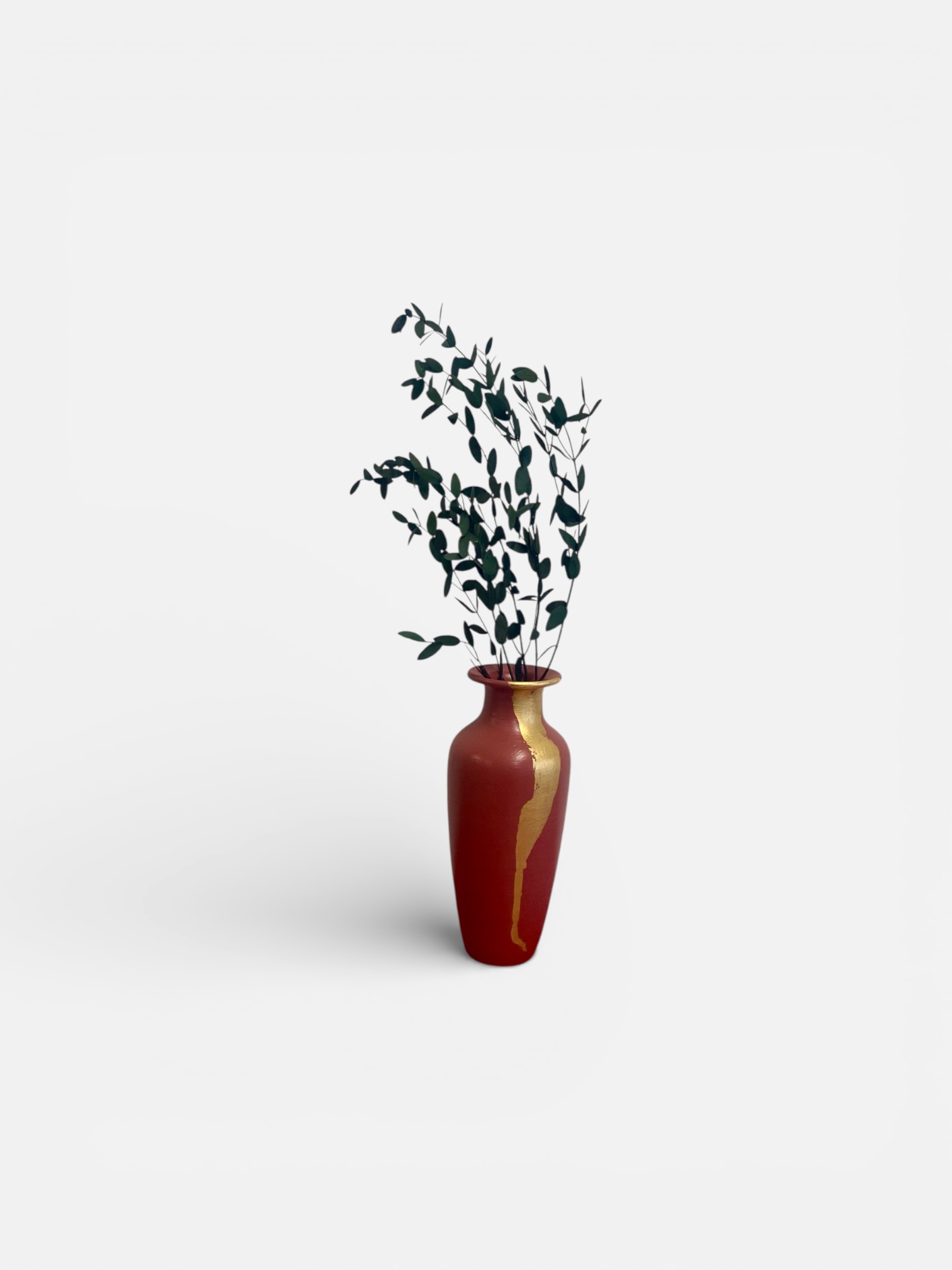 Vase décoratif relooké framboise et feuille d’or – Pièce unique artisanale – Image 4