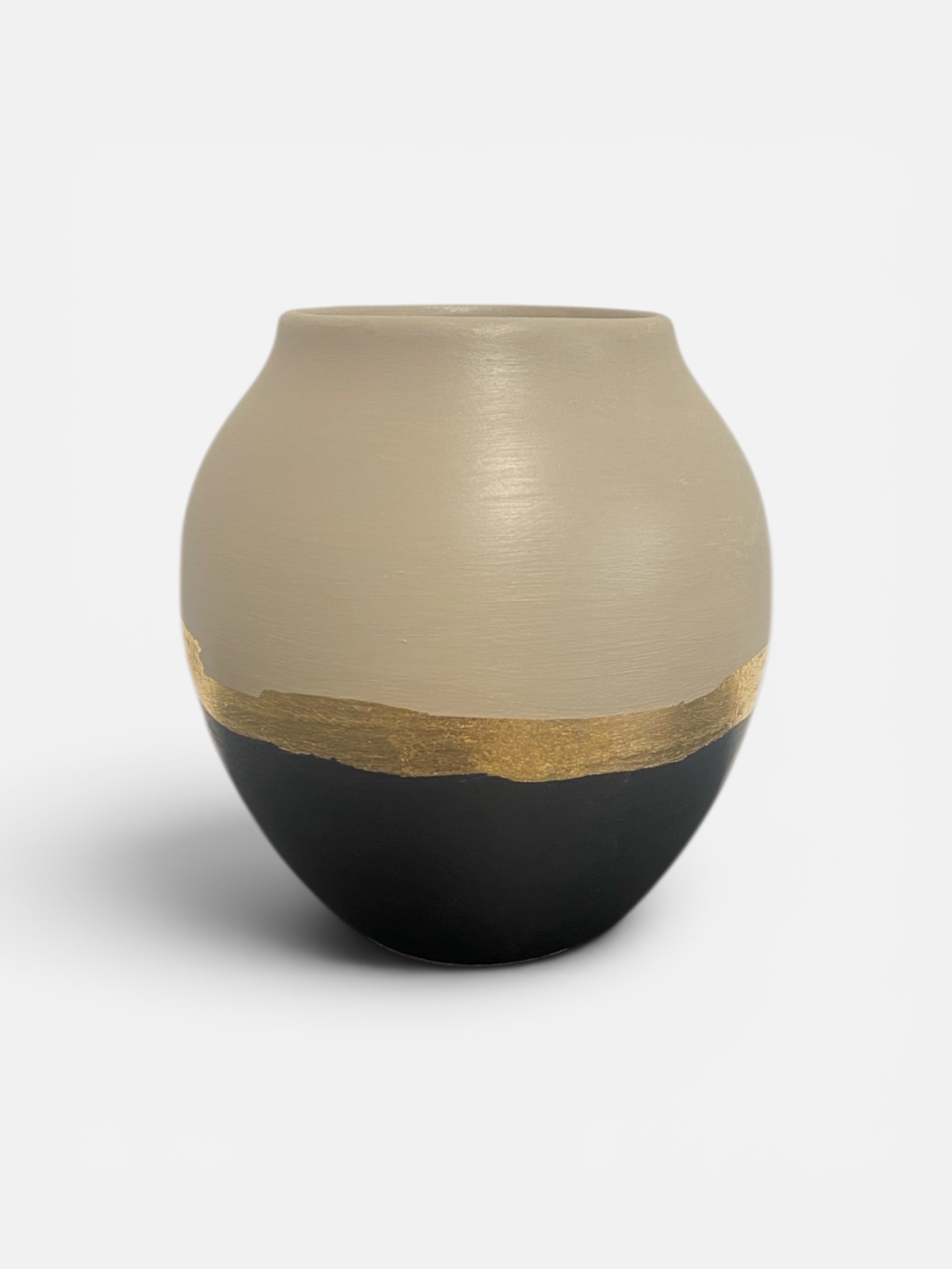 Vase boule relooké sable et noir — feuille d'or — Pièce unique – Image 4