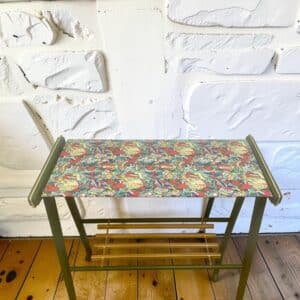Table de TV vintage années 50-60 relookée — Esprit tattoo old school